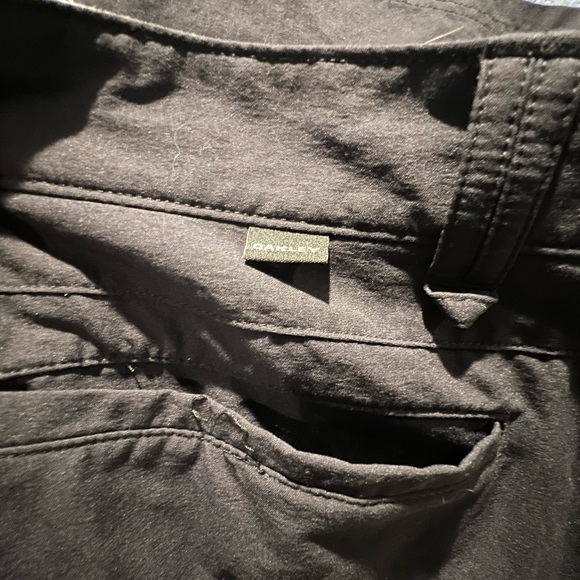 Beautiful pair of Oakley golf pants. - Picture 4 of 4